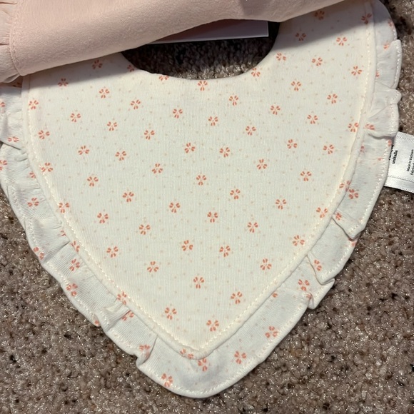 Carter’s 3-Pack of Bibs - Picture 3 of 6